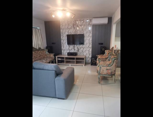 3 BEDROOM HOUSE FOR SALE IN CLAYFIELD